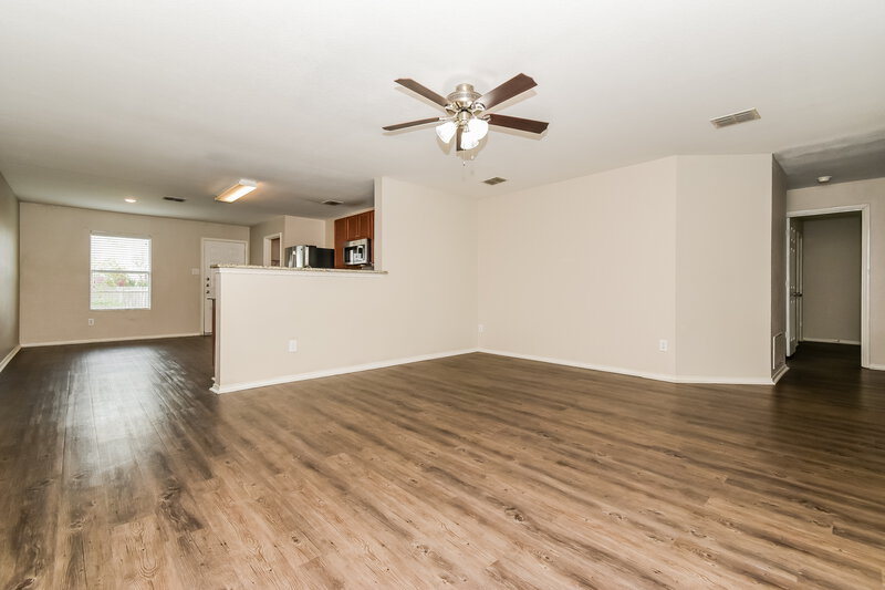 1,945/Mo, 1117 Augustin Dr Princeton, TX 75407 Living Room View 2