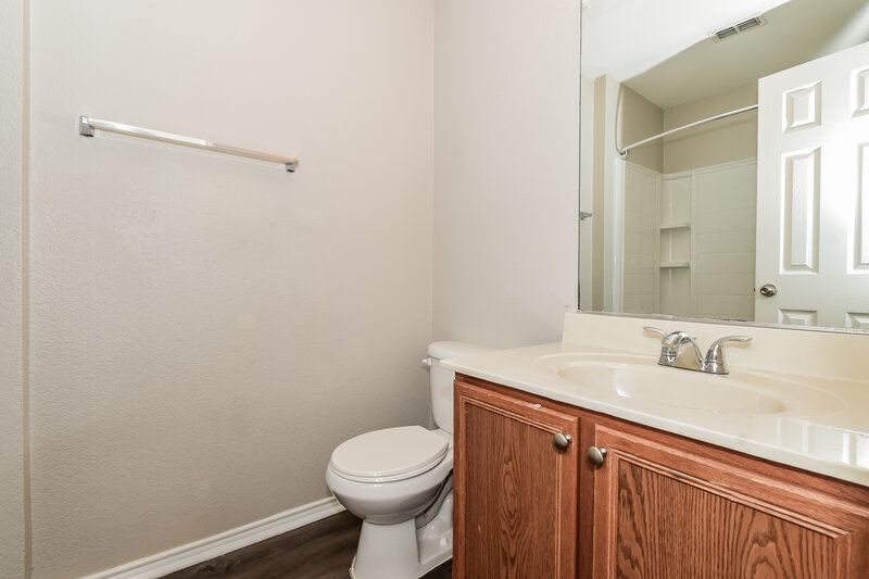 1,945/Mo, 1117 Augustin Dr Princeton, TX 75407 Bathroom View
