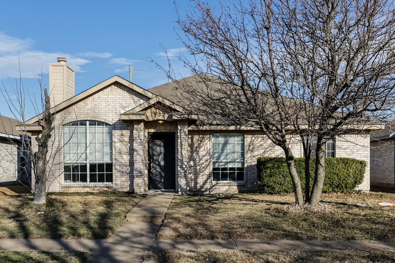 2,190/Mo, 935 Crestwood Dr Cedar Hill, TX 75104 External View