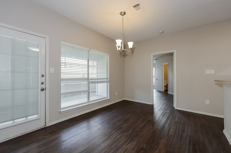 2,190/Mo, 935 Crestwood Dr Cedar Hill, TX 75104 Dining Room View