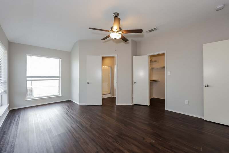 2,190/Mo, 935 Crestwood Dr Cedar Hill, TX 75104 Main Bedroom View