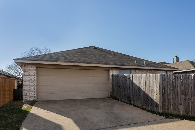 2,190/Mo, 935 Crestwood Dr Cedar Hill, TX 75104 Rear View