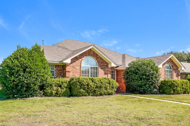 2,050/Mo, 321 Sondra Way Red Oak, TX 75154 Front View