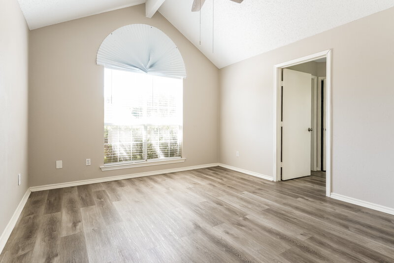 2,050/Mo, 321 Sondra Way Red Oak, TX 75154 Main Bedroom View