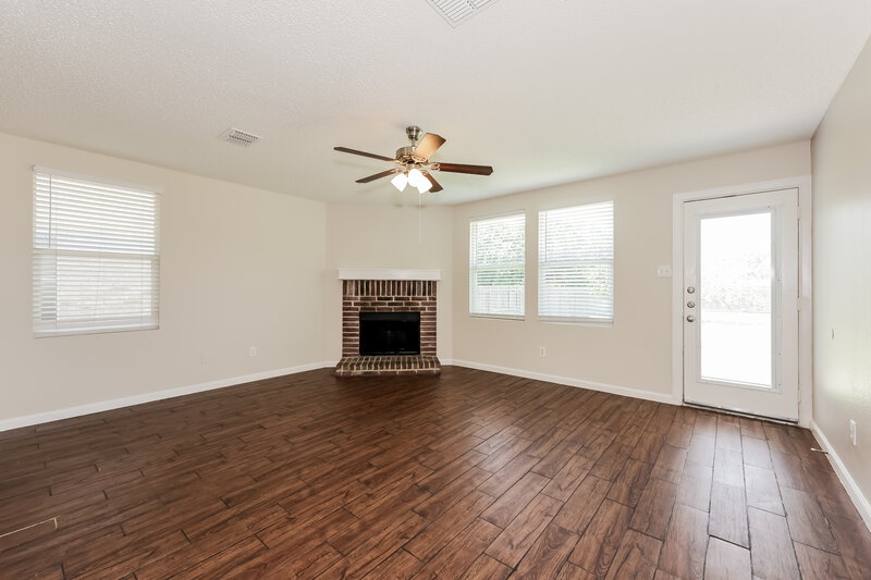 2,040/Mo, 16549 Jasmine Springs Dr Justin, TX 76247 Living Room View