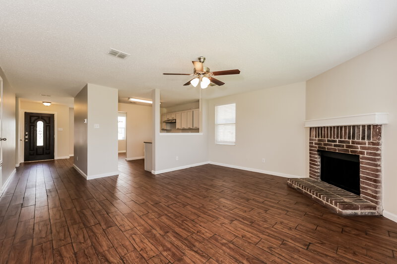 2,040/Mo, 16549 Jasmine Springs Dr Justin, TX 76247 Living Room View 2