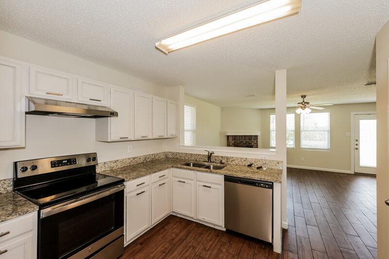 2,040/Mo, 16549 Jasmine Springs Dr Justin, TX 76247 Kitchen View 2