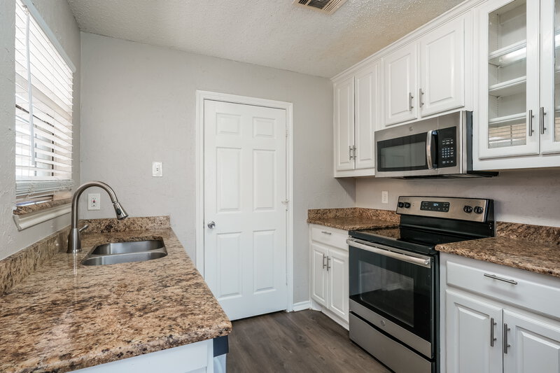 2,260/Mo, 834 Green Pastures Cedar Hill, TX 75104 Kitchen View