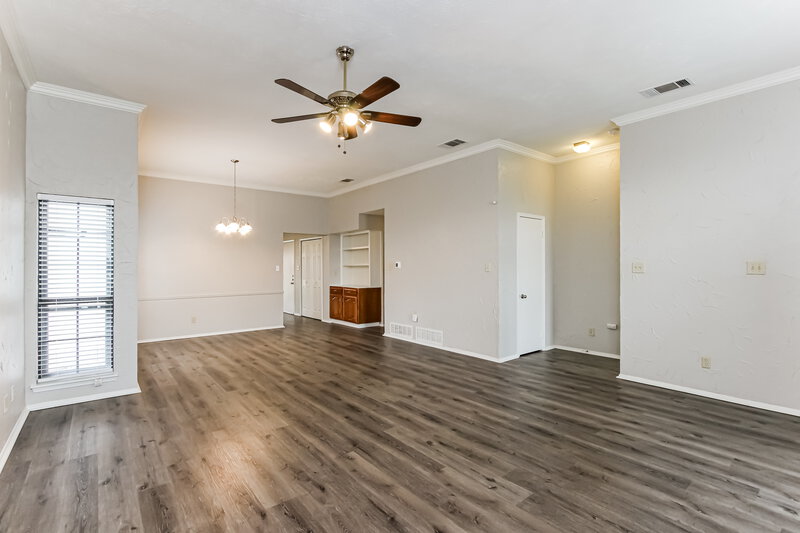 2,105/Mo, 1435 Colborne Dr Mesquite, TX 75149 Living Room View 2