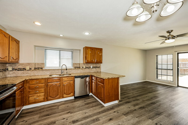 0/Mo, 1435 Colborne Dr Mesquite, TX 75149 Kitchen View 2