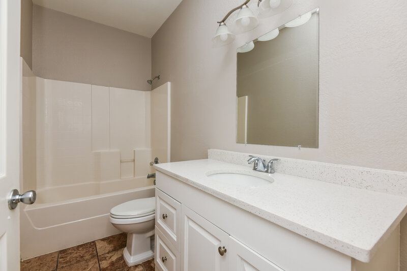 2,115/Mo, 9908 Legacy Dr Fort Worth, TX 76108 Bathroom View