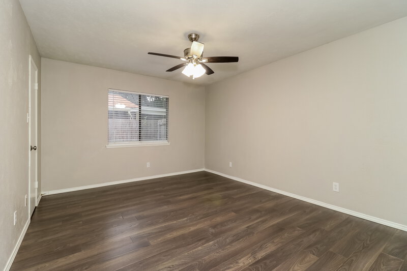 2,355/Mo, 5018 Lewis Trail Grand Prairie, TX 75052 Main Bedroom View