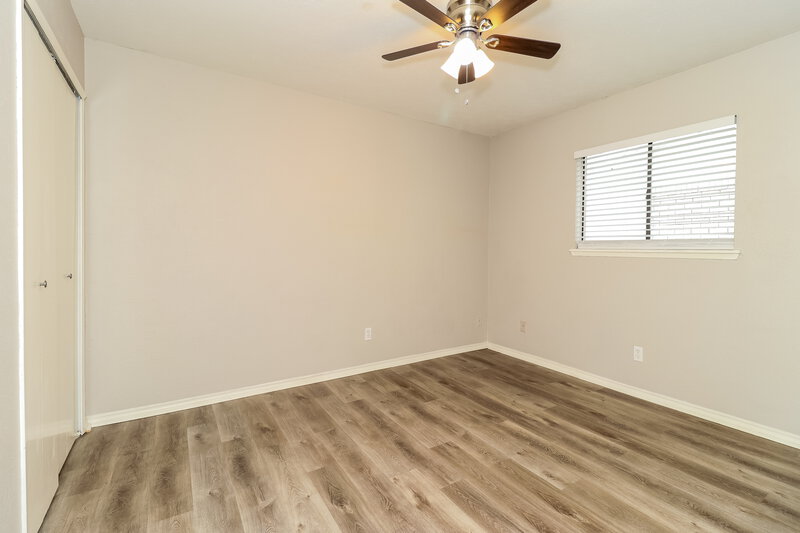 2,355/Mo, 5018 Lewis Trail Grand Prairie, TX 75052 Bedroom View