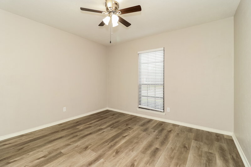 2,355/Mo, 5018 Lewis Trail Grand Prairie, TX 75052 Bedroom View 2