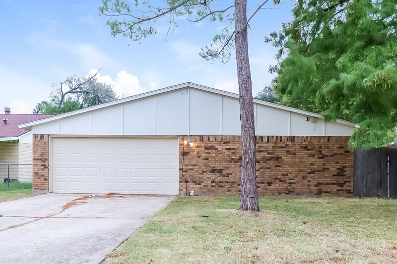 2,355/Mo, 5018 Lewis Trail Grand Prairie, TX 75052 Rear View