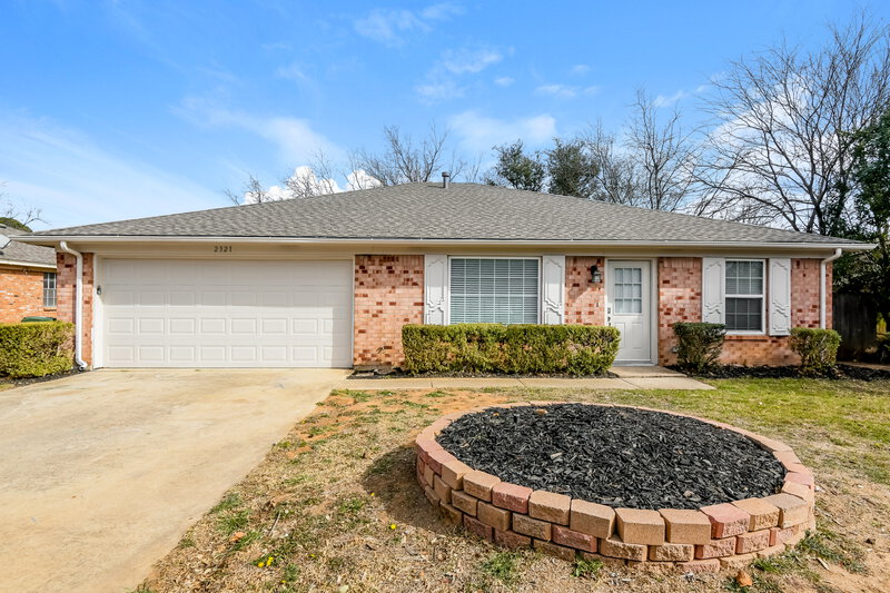 2,270/Mo, 2321 Oakside Dr Arlington, TX 76016 External View
