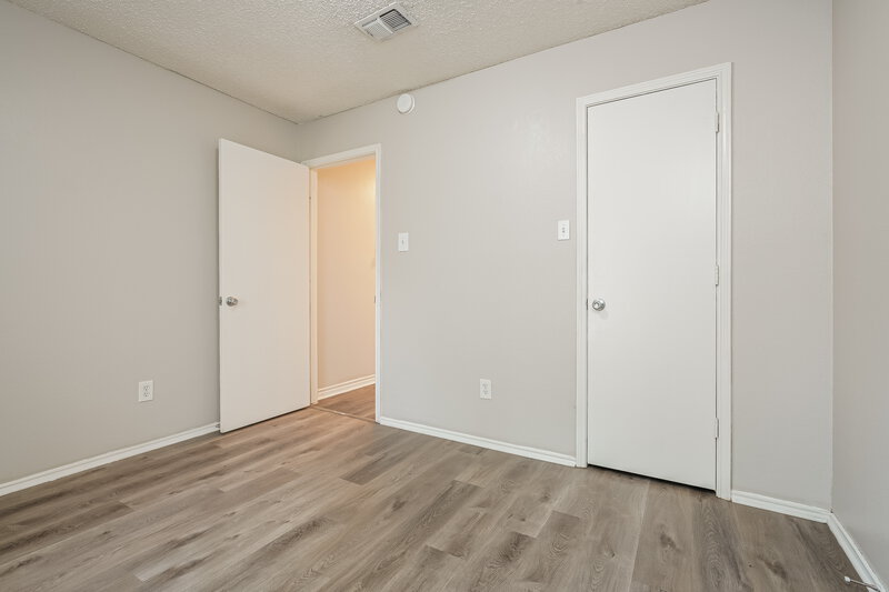 1,830/Mo, 7401 Meadow Creek Drive Fort Worth, TX 76133 Bedroom View