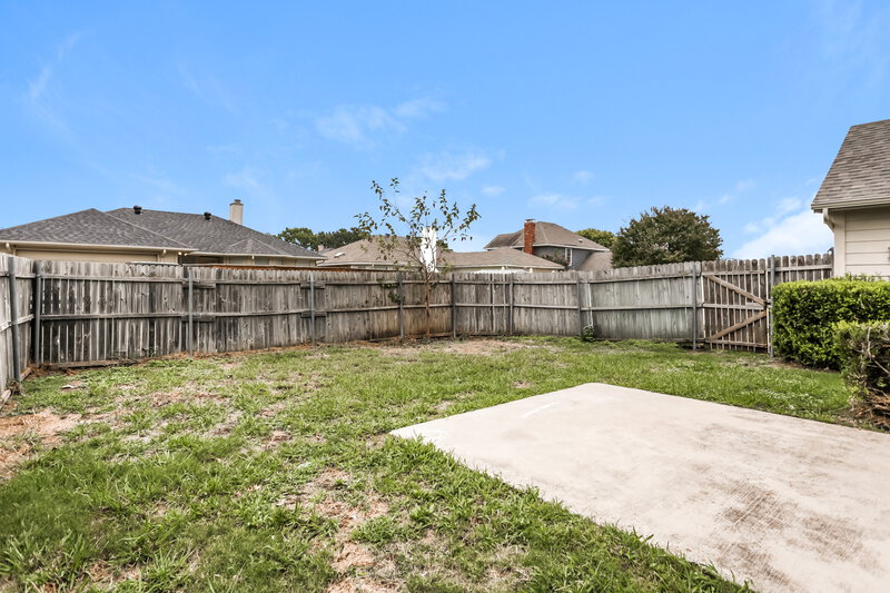 2,030/Mo, 1408 Chapman Dr Lancaster, TX 75134 Rear View