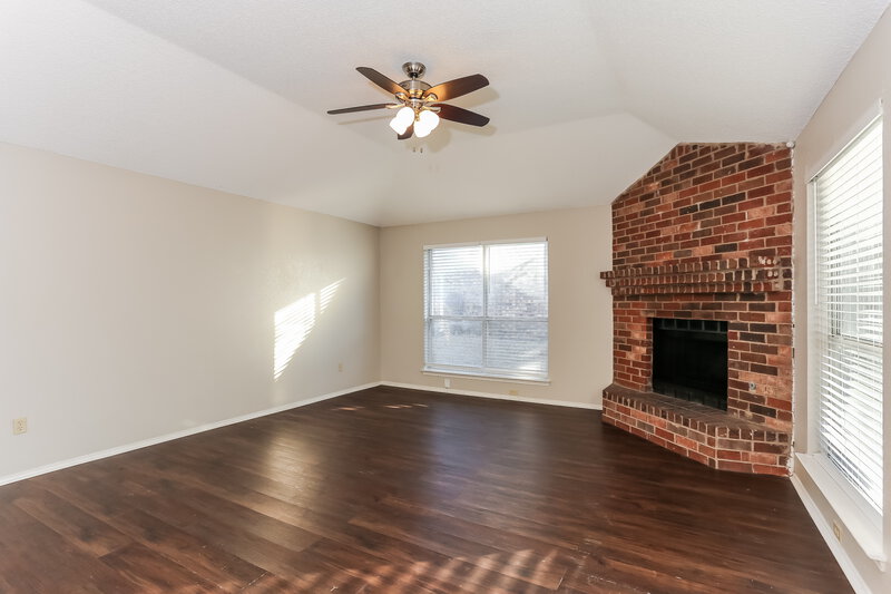 2,130/Mo, 8324 Auburn Dr Fort Worth, TX 76123 Living Room View