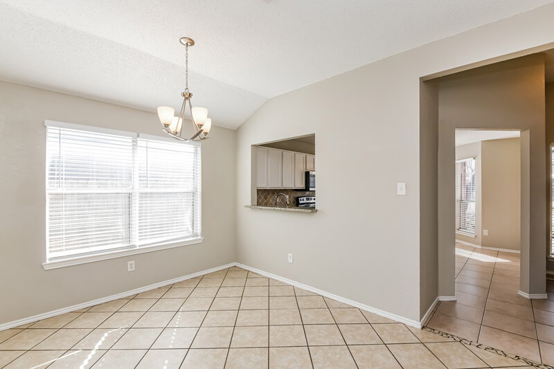 2,015/Mo, 7027 Nohl Ranch Road Fort Worth, TX 76133 Dining Room View
