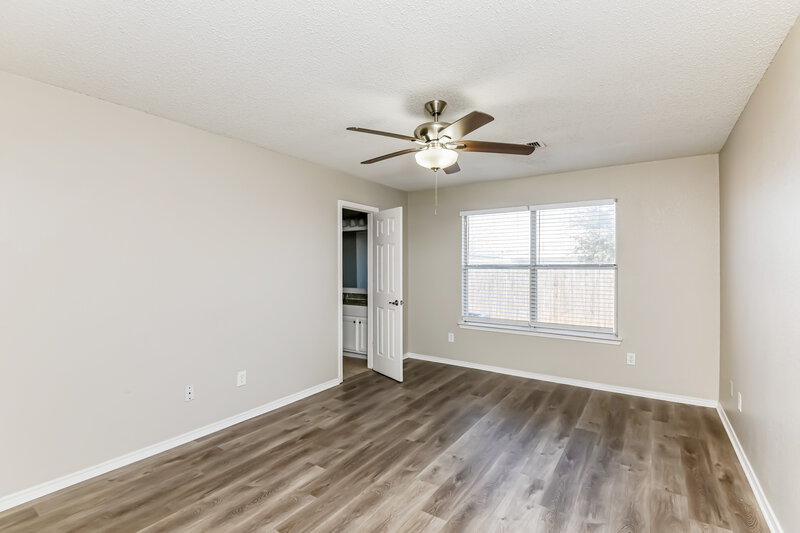 2,015/Mo, 7027 Nohl Ranch Road Fort Worth, TX 76133 Main Bedroom View