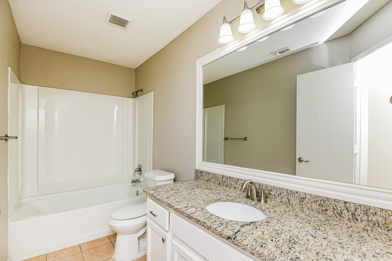 2,015/Mo, 7027 Nohl Ranch Road Fort Worth, TX 76133 Bathroom View