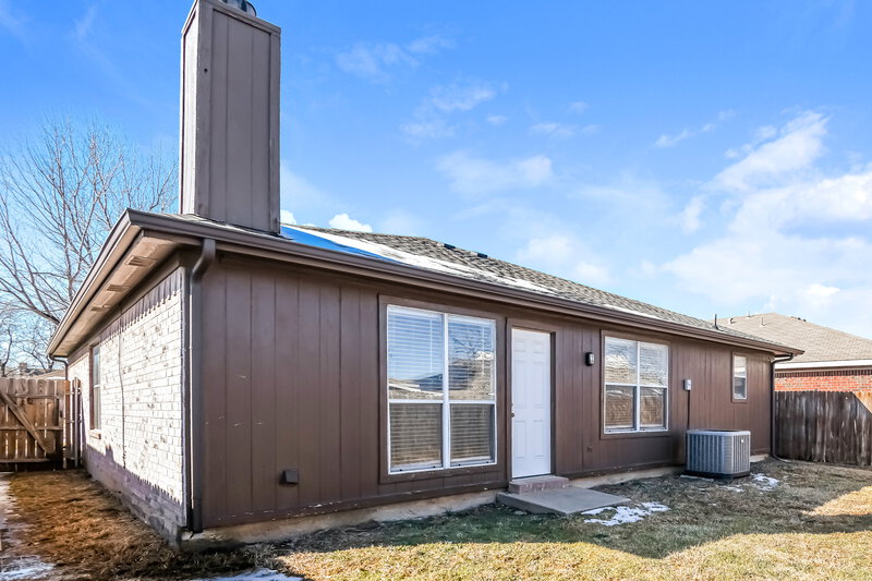 2,015/Mo, 7027 Nohl Ranch Road Fort Worth, TX 76133 Rear View