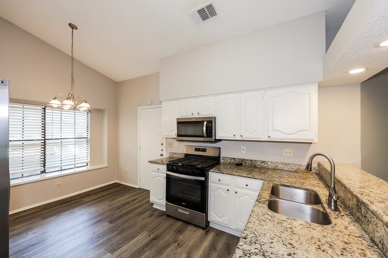 3,690/Mo, 116 Wildwood Dr Desoto, TX 75115 Kitchen View
