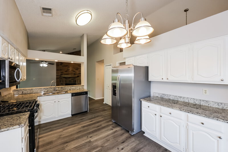 3,690/Mo, 116 Wildwood Dr Desoto, TX 75115 Kitchen View 2