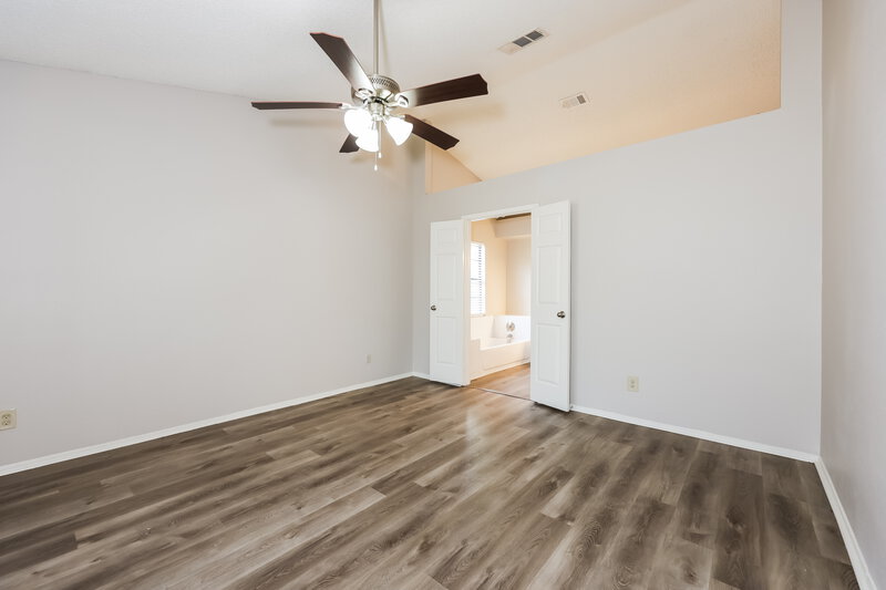 3,690/Mo, 116 Wildwood Dr Desoto, TX 75115 Main Bedroom View