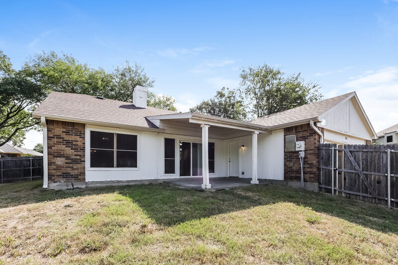 3,690/Mo, 116 Wildwood Dr Desoto, TX 75115 Rear View