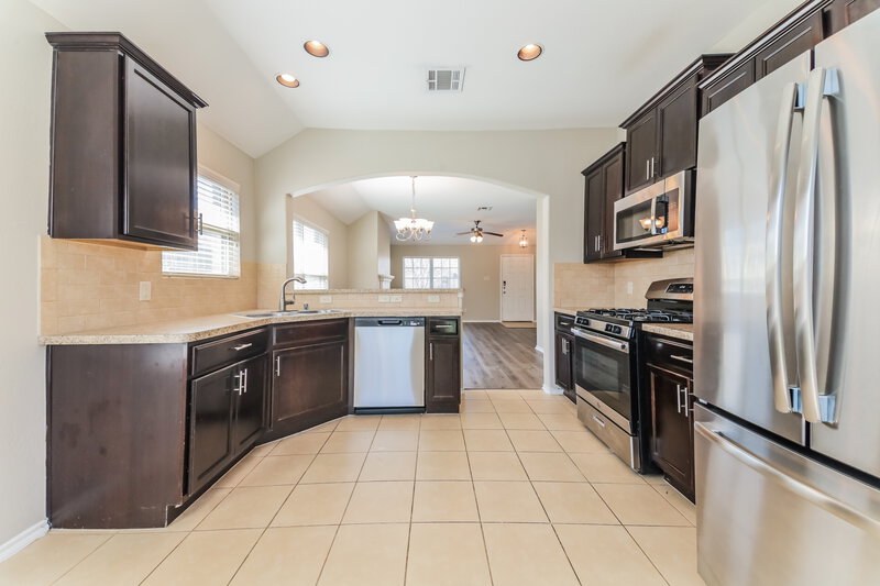 2,270/Mo, 1429 Hawk Valley Dr Little Elm, TX 75068 Kitchen View