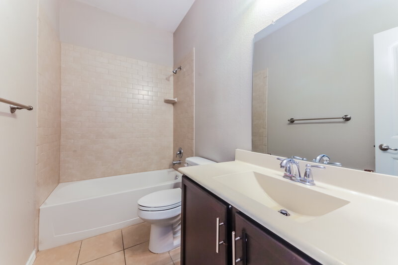 2,270/Mo, 1429 Hawk Valley Dr Little Elm, TX 75068 Bathroom View