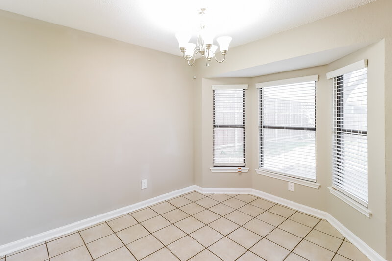 2,125/Mo, 536 N Park Drive Saginaw, TX 76179 Dining Room View