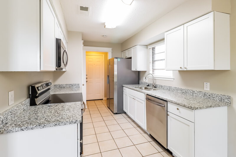 2,125/Mo, 536 N Park Drive Saginaw, TX 76179 Kitchen View
