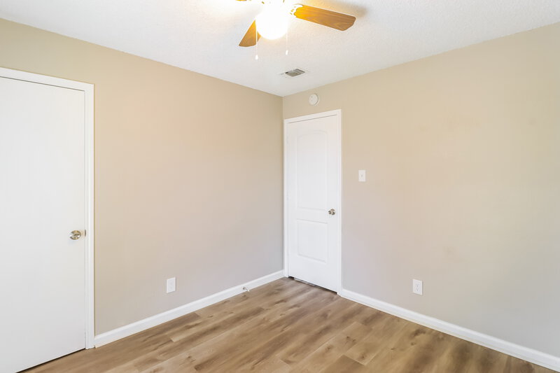 2,125/Mo, 536 N Park Drive Saginaw, TX 76179 Bedroom View 2