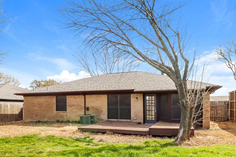 2,125/Mo, 536 N Park Drive Saginaw, TX 76179 Rear View 2