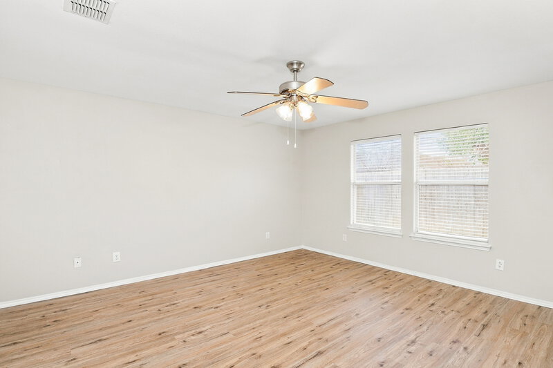 2,100/Mo, 2325 Northway Denton, TX 76207 Primary Bedroom View