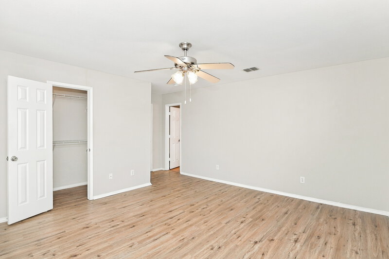 2,100/Mo, 2325 Northway Denton, TX 76207 Primary Bedroom View 2