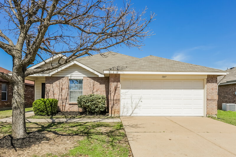 1,865/Mo, 1337 Castle Ridge Road Fort Worth, TX 76140 External View