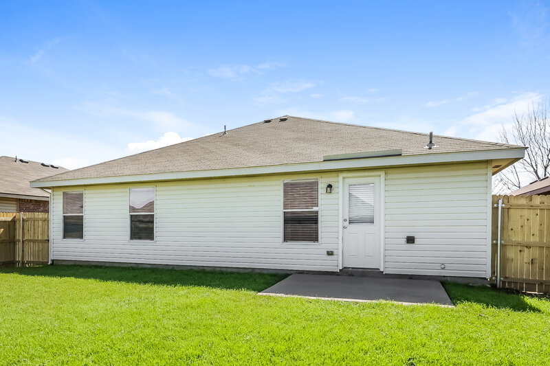 1,865/Mo, 1337 Castle Ridge Road Fort Worth, TX 76140 Rear View