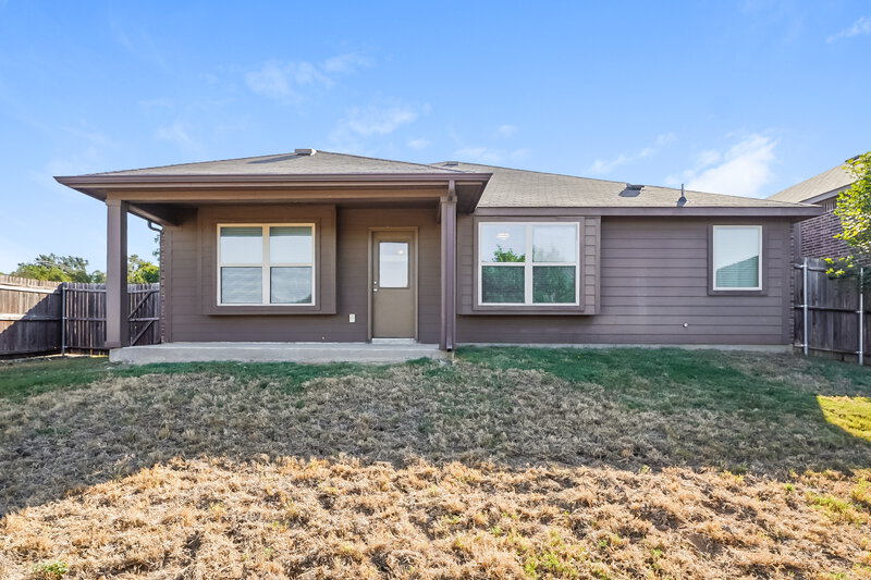 2,180/Mo, 4933 Lemon Grove Dr Fort Worth, TX 76135 Rear View