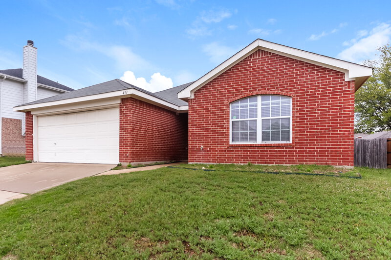 1,950/Mo, 433 Heritage Dr Crowley, TX 76036 Front View