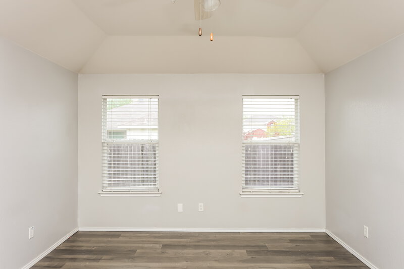 1,950/Mo, 433 Heritage Dr Crowley, TX 76036 Main Bedroom View 2
