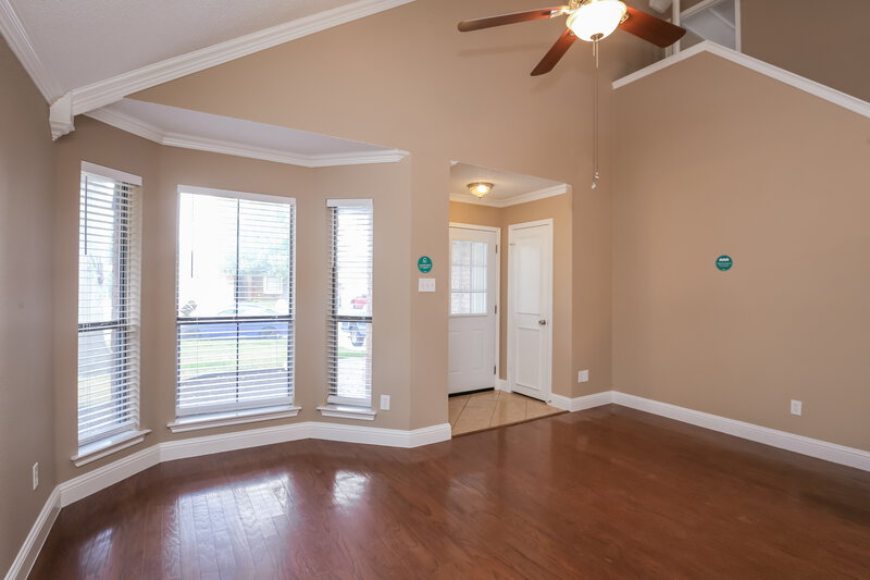 2,325/Mo, 814 Lovingham Drive Arlington, TX 76017 Living Room View