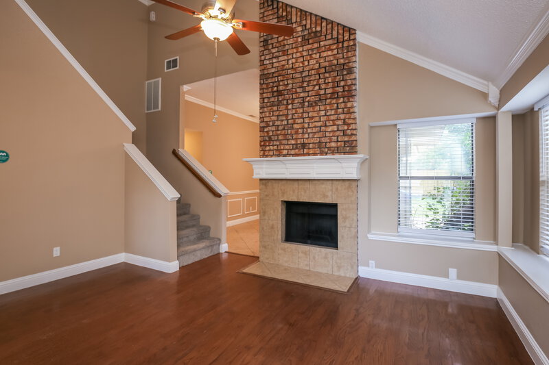 2,325/Mo, 814 Lovingham Drive Arlington, TX 76017 Living Room View 2
