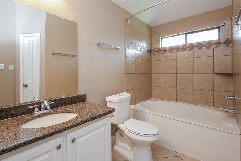 2,325/Mo, 814 Lovingham Drive Arlington, TX 76017 Master Bathroom View