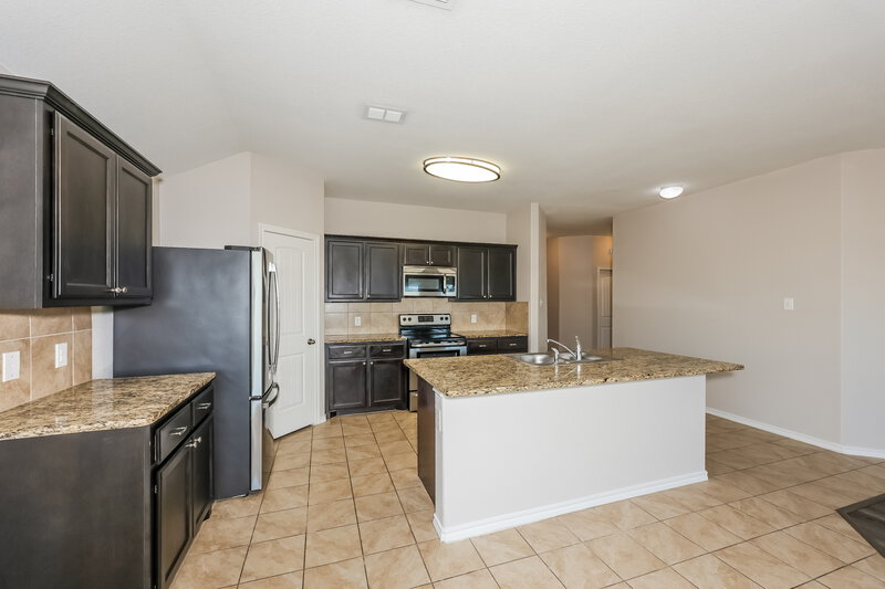 2,070/Mo, 8616 Fawn Hill Ct Fort Worth, TX 76134 Kitchen View
