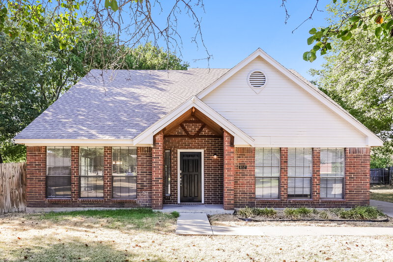 2,260/Mo, 657 Edgewood Dr Lancaster, TX 75146 External View