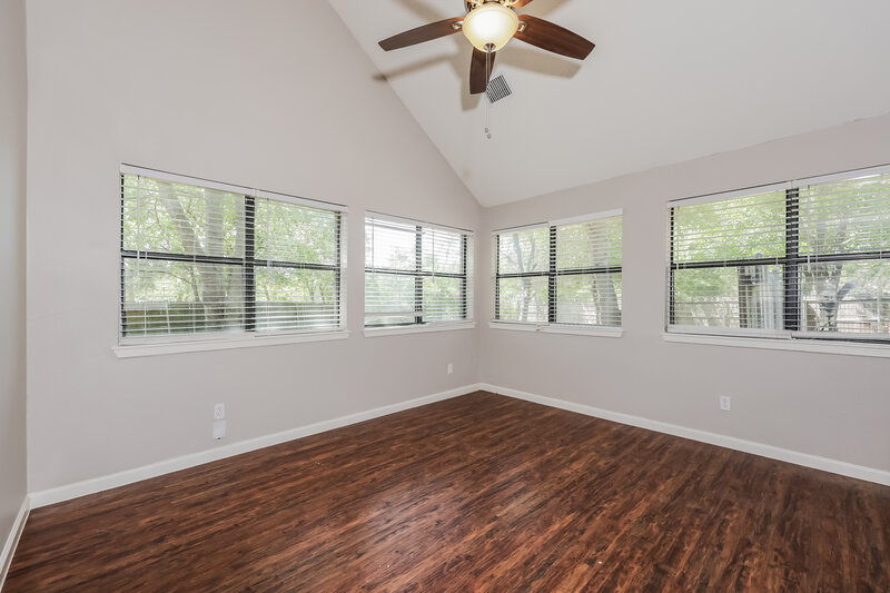 2,260/Mo, 657 Edgewood Dr Lancaster, TX 75146 Living Room View